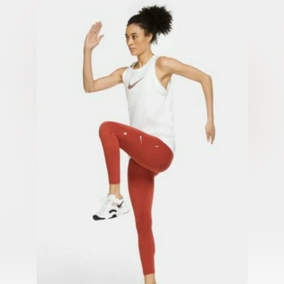 Nike Red The One Print Tight Fit Mid Rise 7/8 Leggings Size Small NWT - Picture 4 of 5